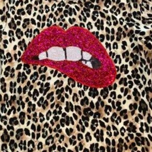 Leopard Print tee with Red Sequin Lips - Picture 10 of 10